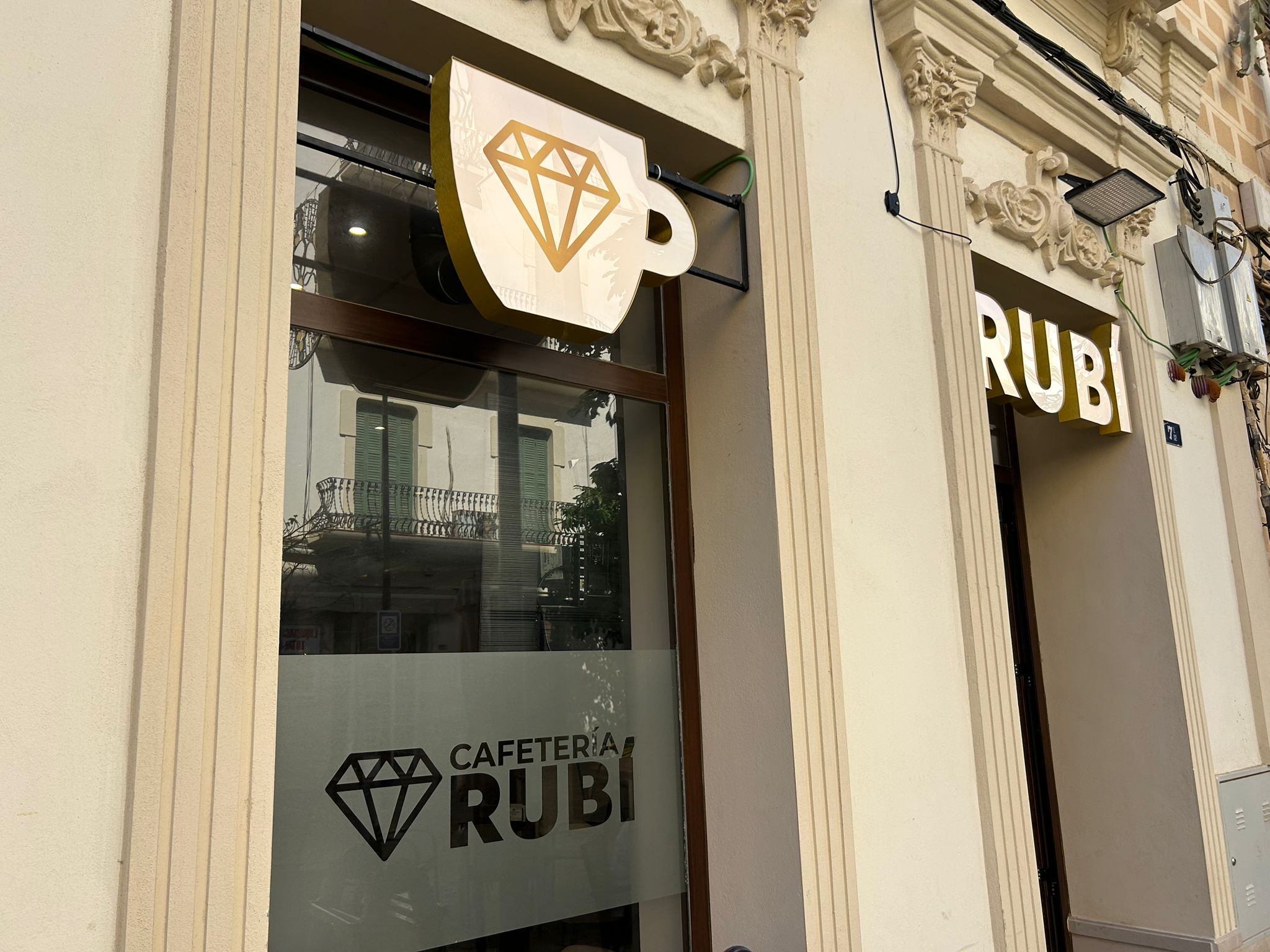 Proyecto de rotulación 35 - Impresiona Melilla, rótulos y señalética