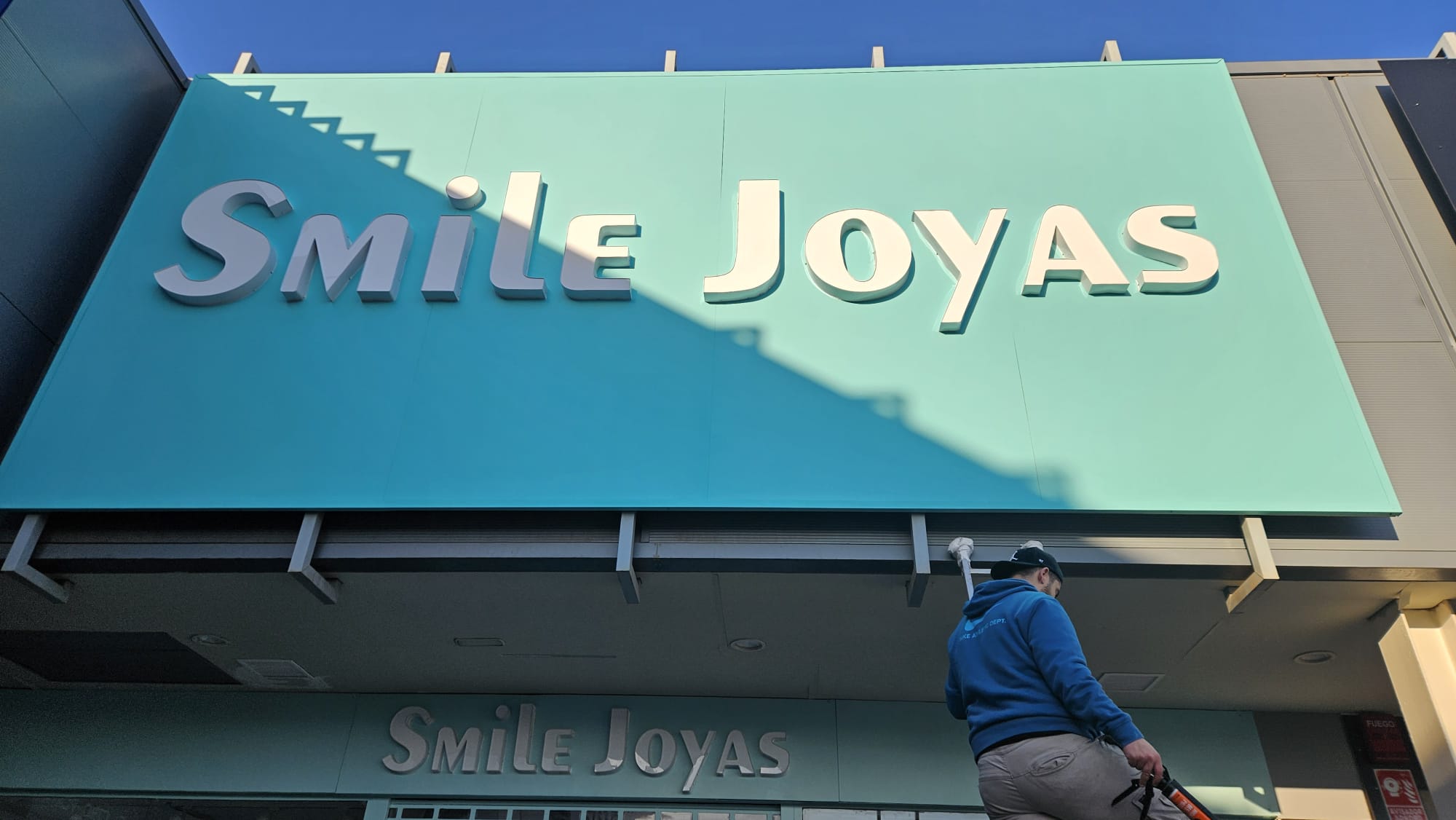 Proyecto de rotulación 52 - Impresiona Melilla, rótulos y señalética