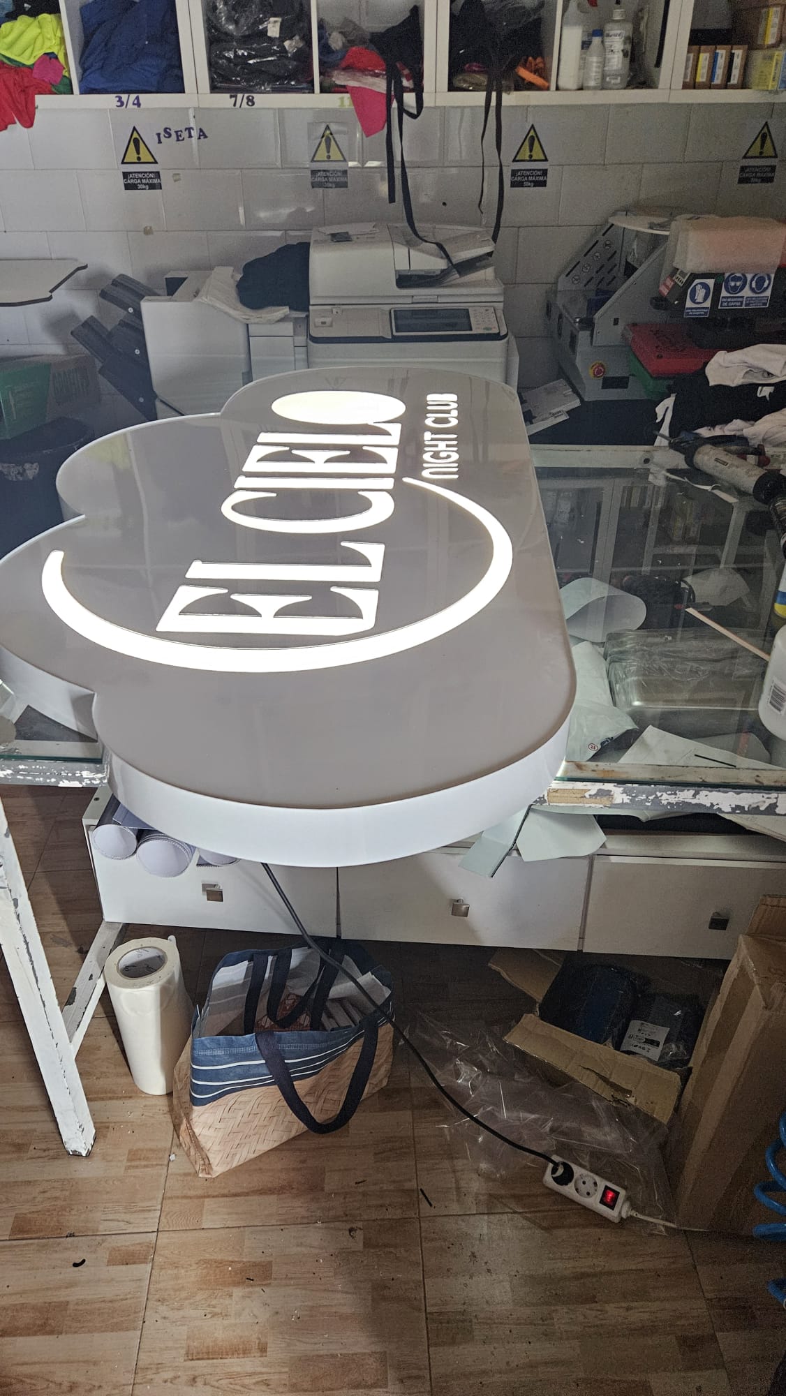 Proyecto de rotulación 66 - Impresiona Melilla, rótulos y señalética